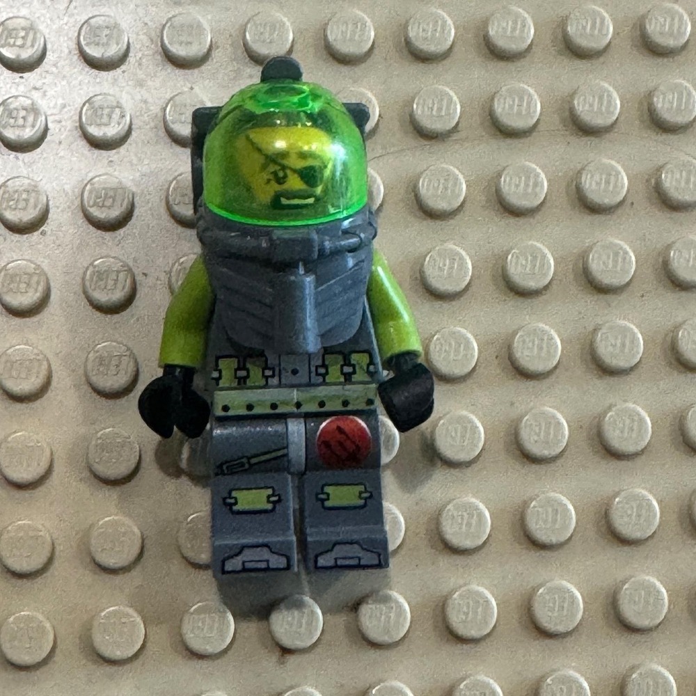 LEGO Atlantis Manta Warrior Minifigure Eyepatch Scuba Diving Helmet 8075 8077